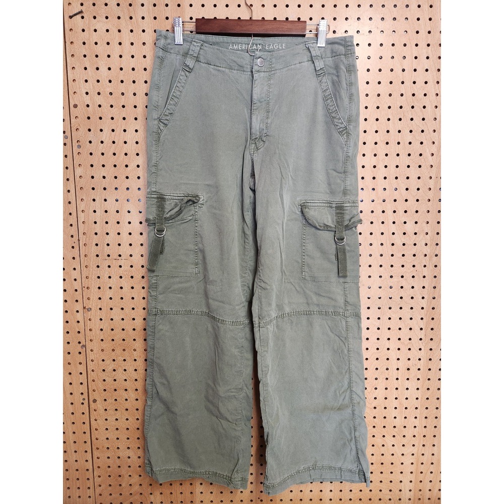 American Eagle Outfitters Women's Green Cargo Pants